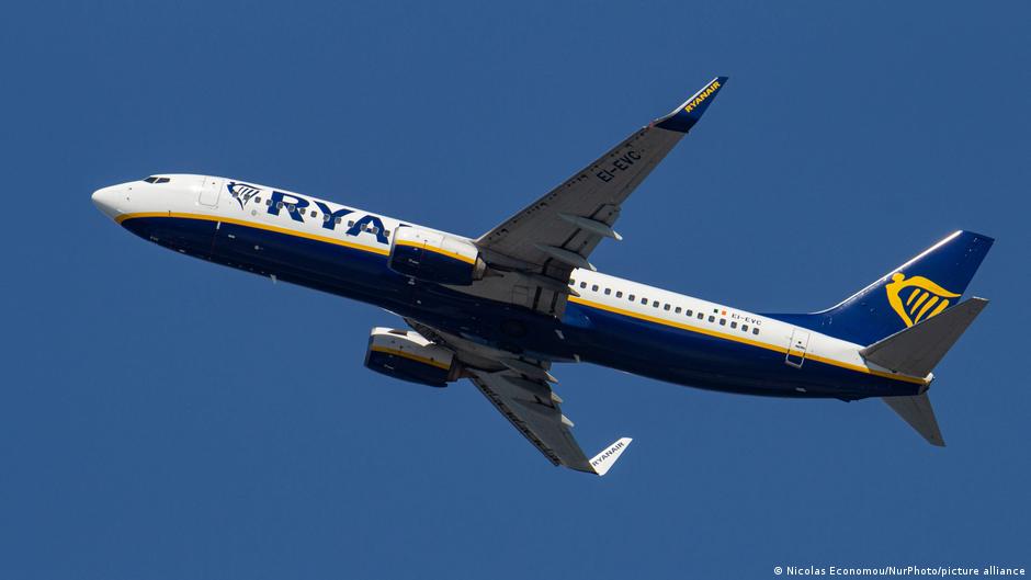 Ուղևորը մասամբ դուրս է քաշվել Ryanair-ի ինքնաթիռից թռիչքի ժամանակ